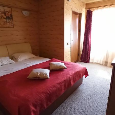 Vila Jolie Hotel Азуга Екстериор снимка