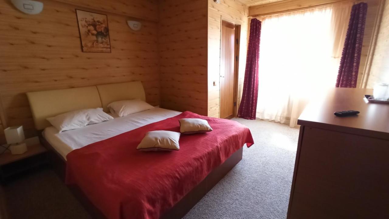 Vila Jolie Hotel Азуга Екстериор снимка